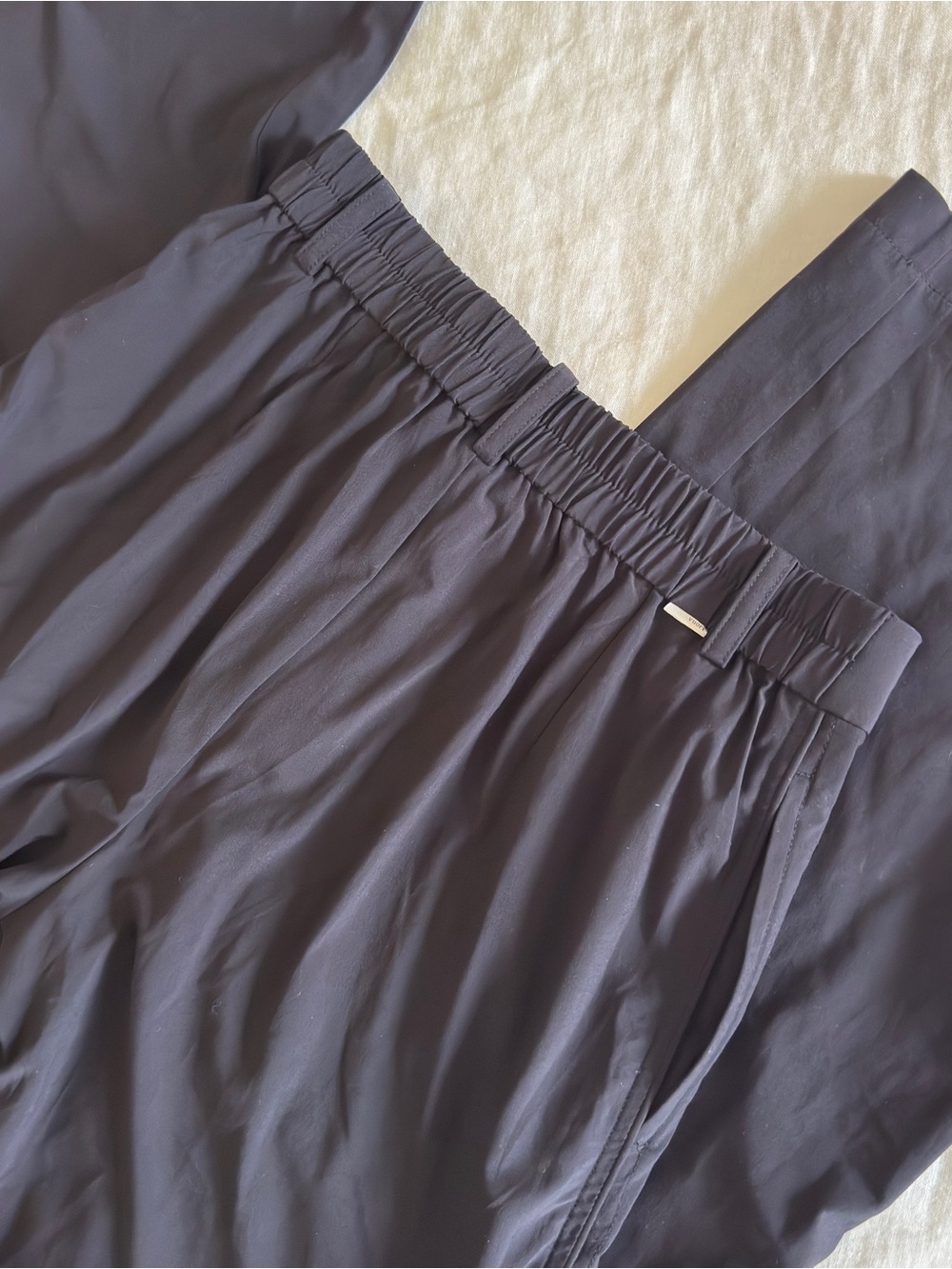 Vuori Villa Trousers Tailored Pants - Picture 8 of 9